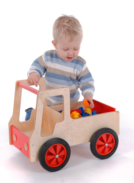 Stabiler Lastwagen aus Holz